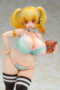 Super Pochaco 1/7 Scale Pre-Painted Figure: Super Pochaco Lingerie Football Ver. (Re-run) thumbnail 3