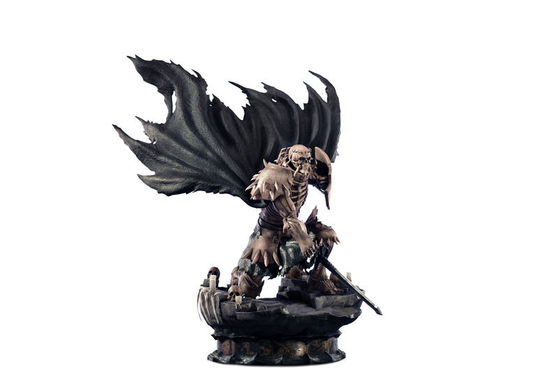 Berserk 1/4 Scale Statue: Skull Knight [Standard Edition White Bone Variant] image 3