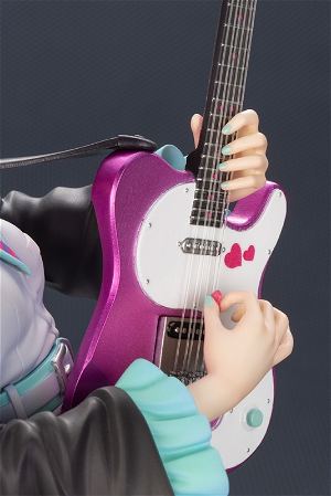 Bishoujo ReMix Series Vocaloid 1/7 Scale Pre-Painted Figure: Hatsune Miku