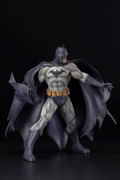 ARTFX+ DC Universe 1/10 Scale Pre-Painted Figure: Batman Hush Renewal Package thumbnail 3