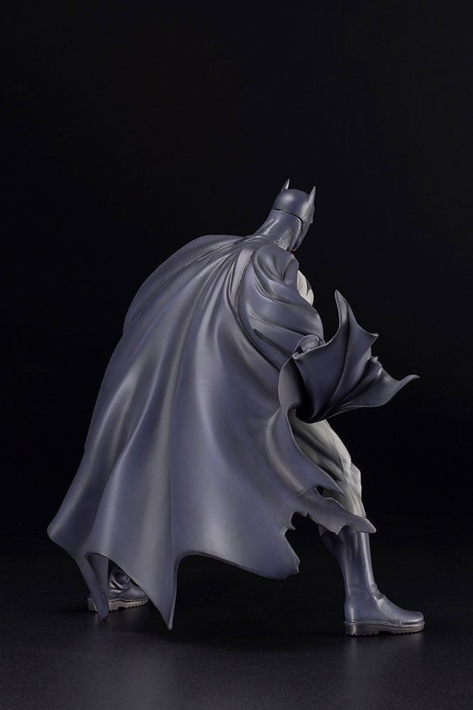 ARTFX+ DC Universe 1/10 Scale Pre-Painted Figure: Batman Hush Renewal Package image 5