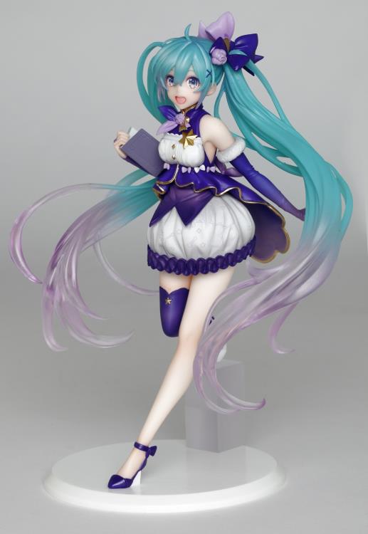 Vocaloid Figure: Hatsune Miku 3rd Season Winter Ver. image 2
