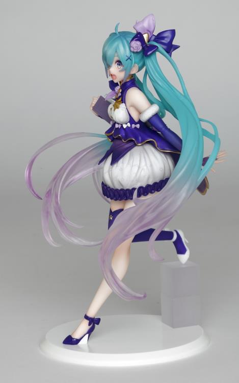Vocaloid Figure: Hatsune Miku 3rd Season Winter Ver. image 3