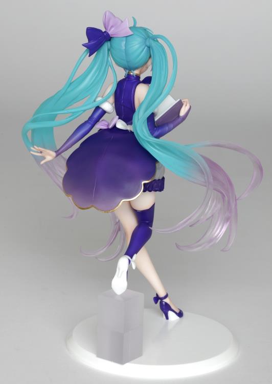 Vocaloid Figure: Hatsune Miku 3rd Season Winter Ver. image 6