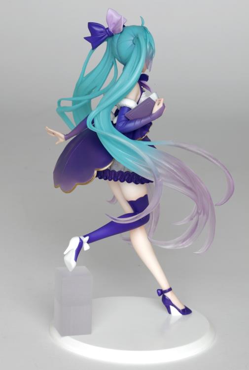 Vocaloid Figure: Hatsune Miku 3rd Season Winter Ver. image 7