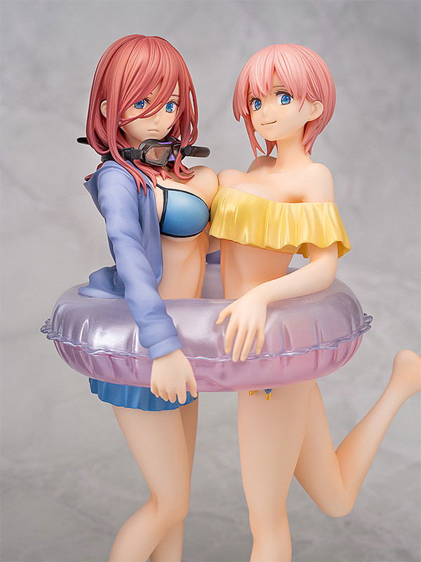 The Quintessential Quintuplets 1/7 Scale Pre-Painted Figure: Ichika Nakano & Miku Nakano image 6