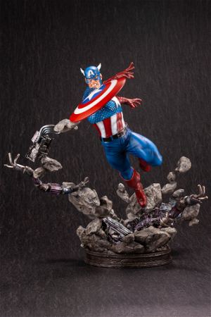 Marvel Universe Avengers 1/6 Scale Fine Art Statue: Captain America