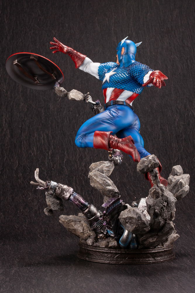 Marvel Universe Avengers 1/6 Scale Fine Art Statue: Captain America image 9