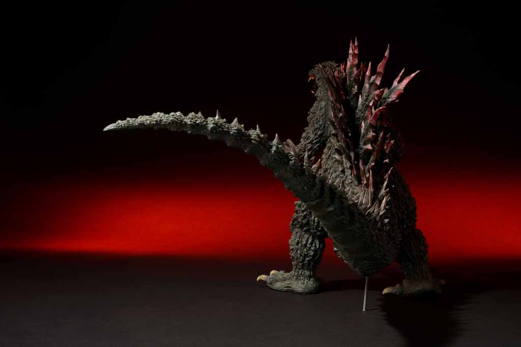 yuji sakai godzilla 2000