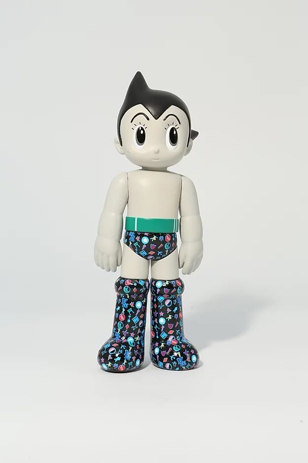 OSAMU TEZUKA FIGURE SERIES ASTRO BOY: ASTRO BOY STANDING WITH PATTERN GRAY VER. Tokyo Toys Ltd.