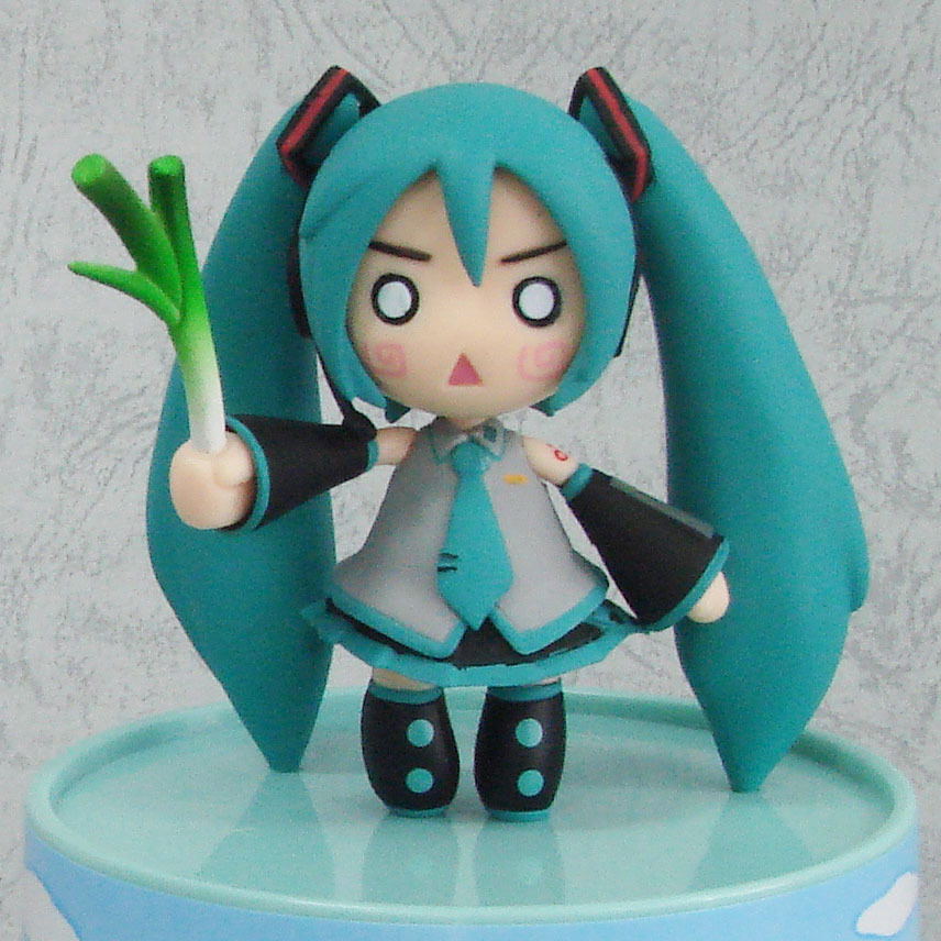 hatsune miku music box figure