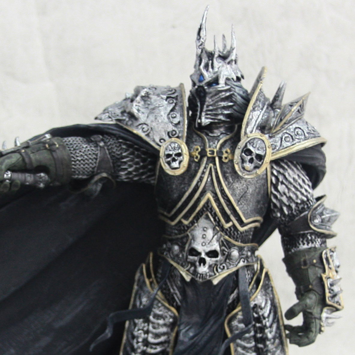 World of Warcraft Pre-Painted Figure: Lich King Arthas (Deluxe Version)